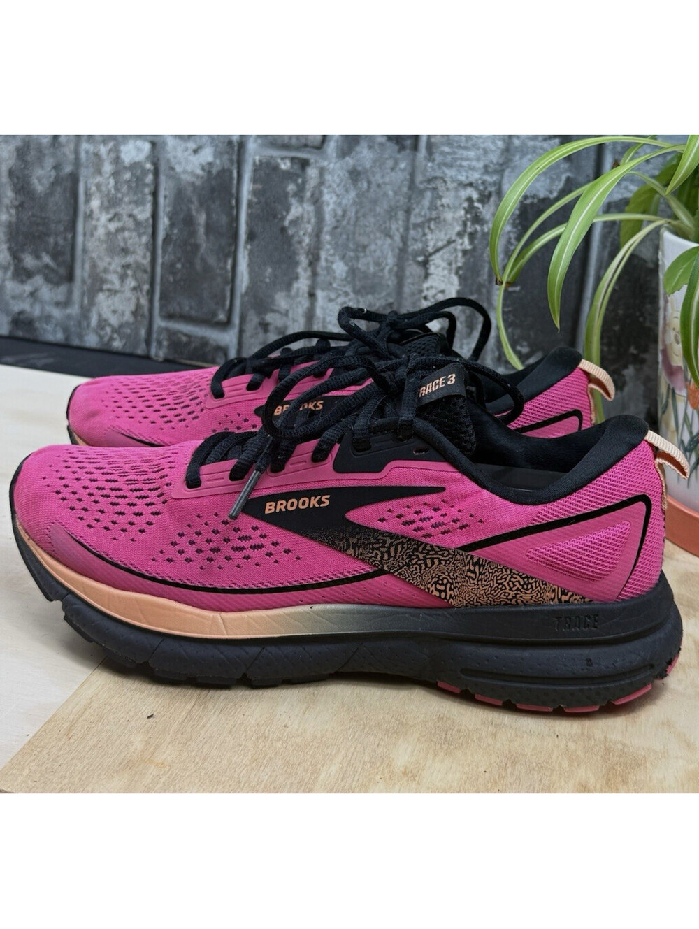 Brooks Trace 3 Women’s Pink/Black/Orange Low Top Lace-Up Mesh Rubber Sneaker
